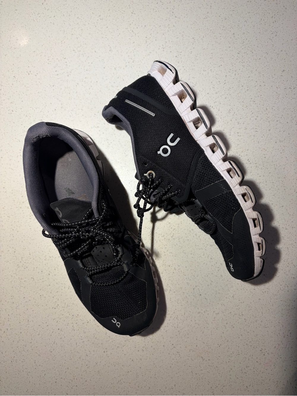 On cloud w6.5 Running Black and White womens Athletic Running Shoes